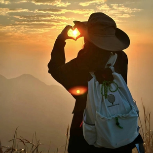 羽毛球专用背包双肩高颜值旅游轻便2024新款女大学生大容量高中生