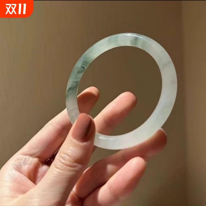 天山翠手镯冰种手镯半山半水春绿新疆仿玉飘花圆条少女玉镯子