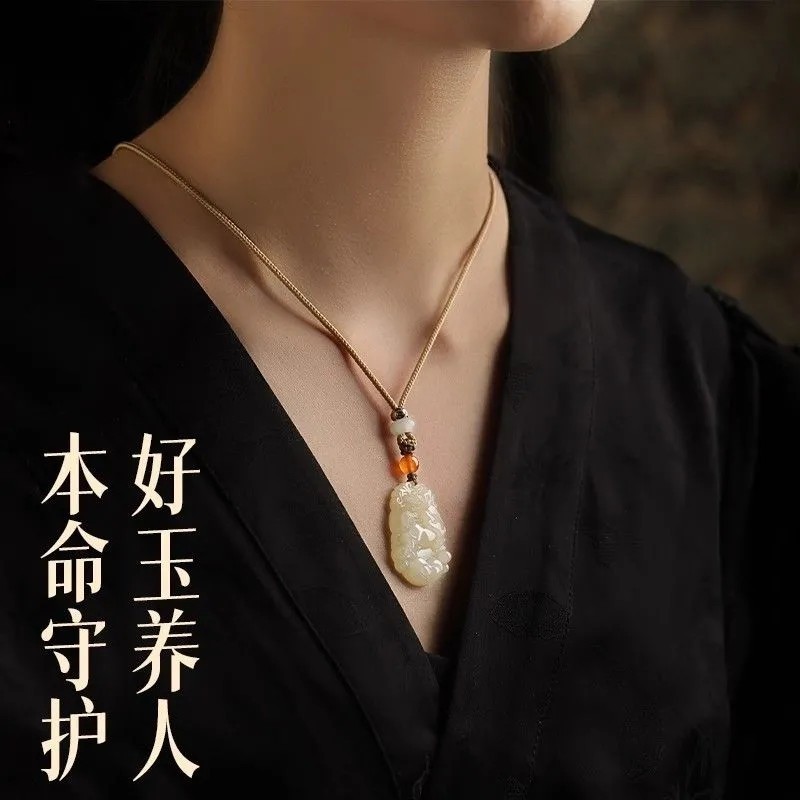 天然青白玉十二生肖吊坠男女玉石项链情侣玉佩挂件本命年属相吊坠