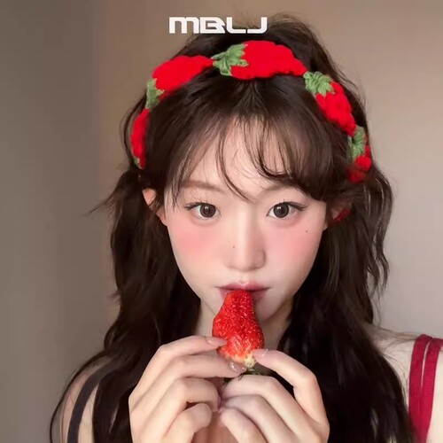 甜美可爱风手工DIY编织草莓发带