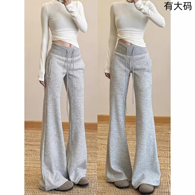 美式浅灰色运动微喇裤女秋冬2025新款休闲宽松喇叭裤加绒卫裤大码