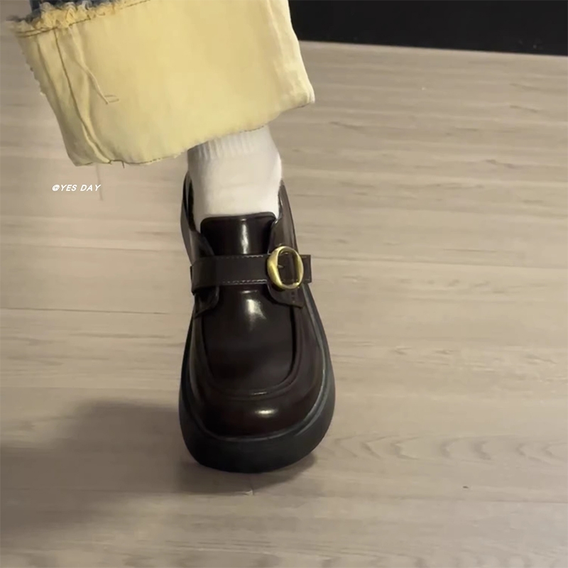 英伦风厚底魔术贴小皮鞋女2025秋季新款百搭圆头金属扣乐福鞋防滑