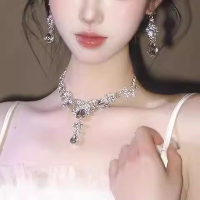 在逃公主流苏项链耳环套装女轻奢小众高级感夸张新娘礼服配饰水滴