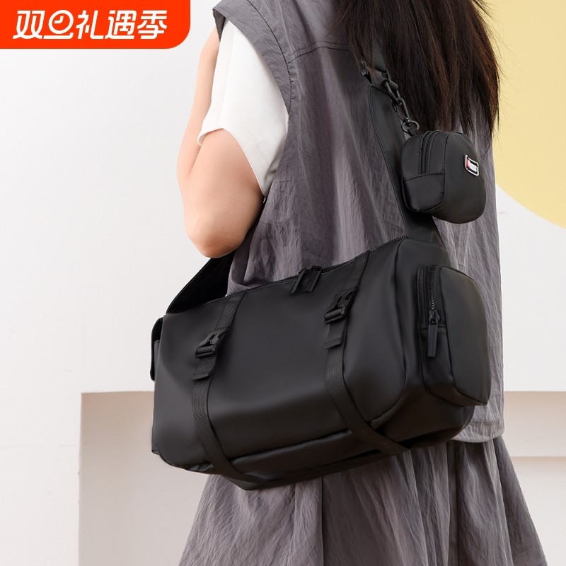 工装斜挎包潮牌斜挎包 男女秋冬大容量嘻哈运动单肩背包ins女学生
