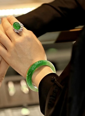 翡翠手镯冰种飘花送礼