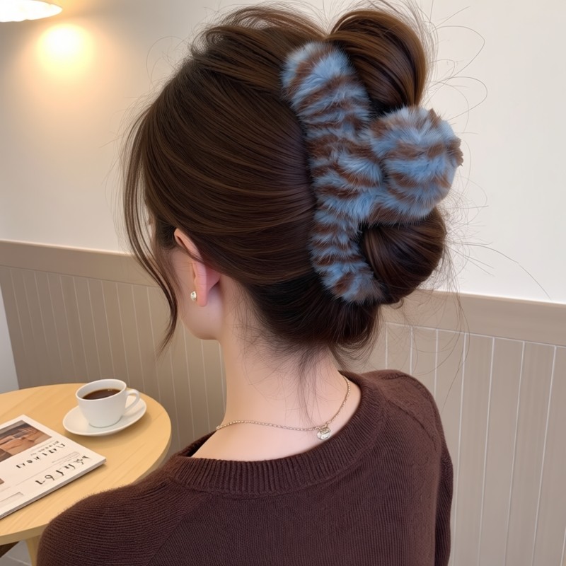 发量多豹纹毛绒抓夹女大号鲨鱼夹高级感毛茸茸发夹秋冬时尚节日