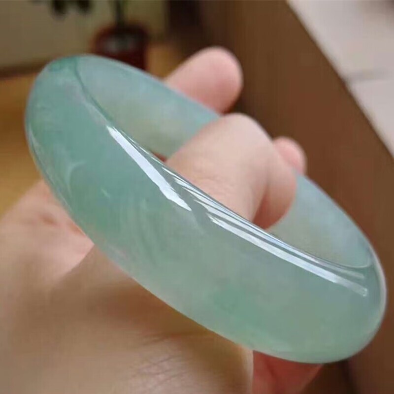 妈妈高冰透阳绿真玉石手镯送女友气质礼物正品国风浅绿石英玉镯子