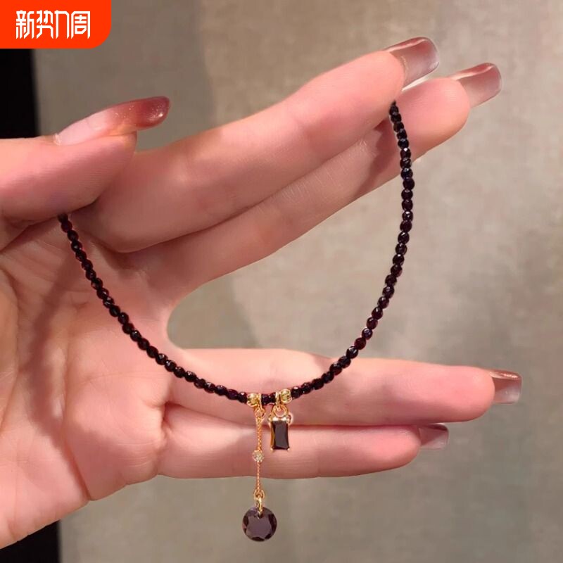 黑色水晶流苏项链女款高级感小众设计感短款颈链2025年新款锁骨链