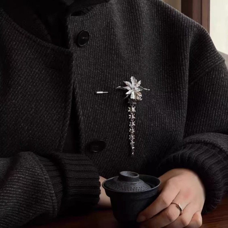 流苏兜兰胸针花朵氛围感新中式银色复古国风气质高颜值女配饰新款