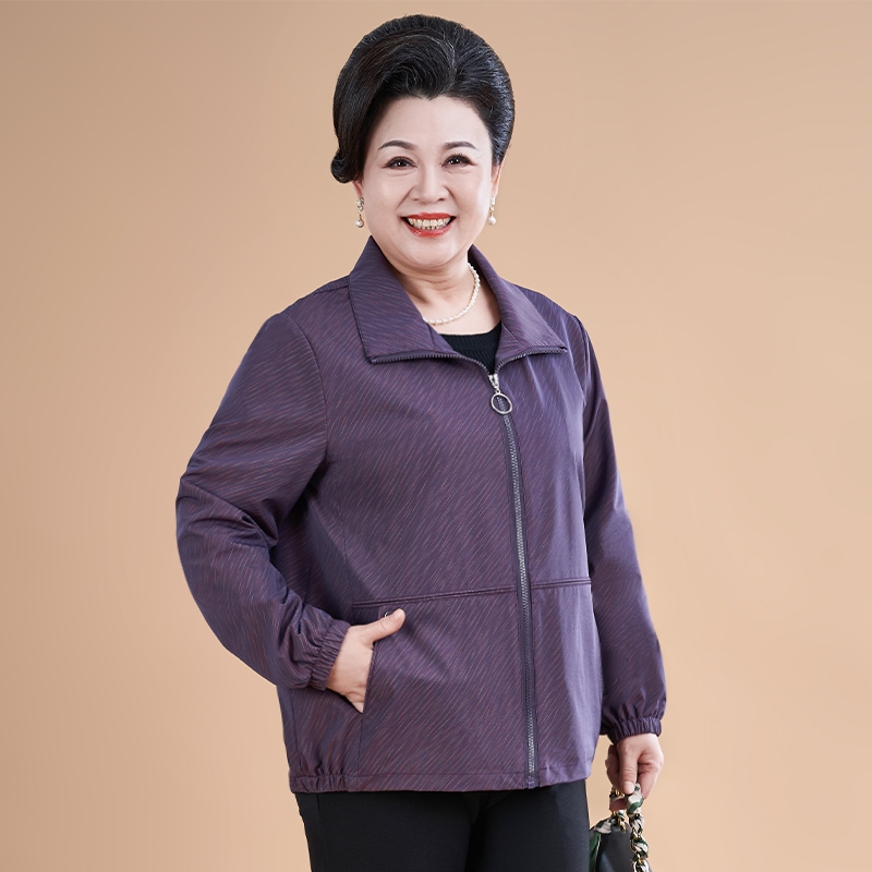 中老年女装秋季新款上衣胖妈妈外套加肥加大码时尚宽松奶奶装风衣