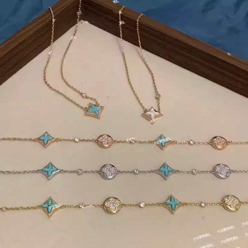 高版本菱形贝母项链纯银18K五花四叶草手链轻奢耳钉戒指套装黄金