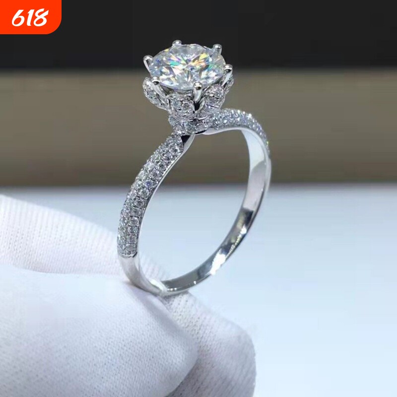 正品仿钻六爪莫桑钻戒指女冰雪皇后手捧花钻戒1克拉豪华婚戒