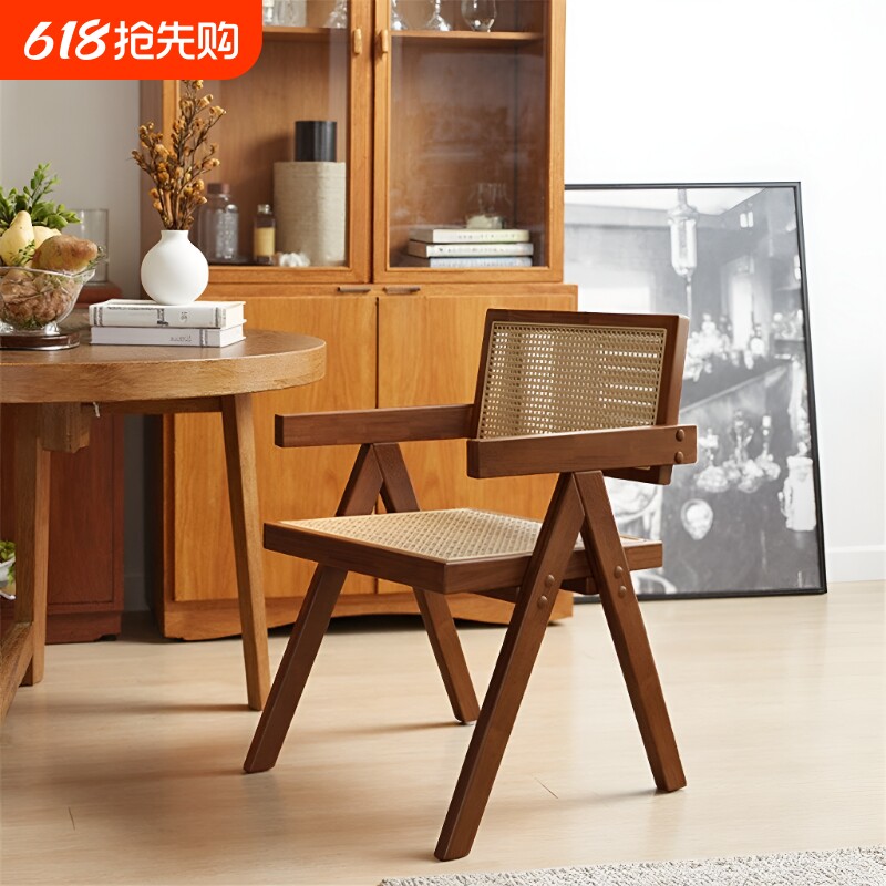 实木餐椅家用中古风扶手靠背椅昌迪加尔椅餐厅民宿侘寂风藤编椅子