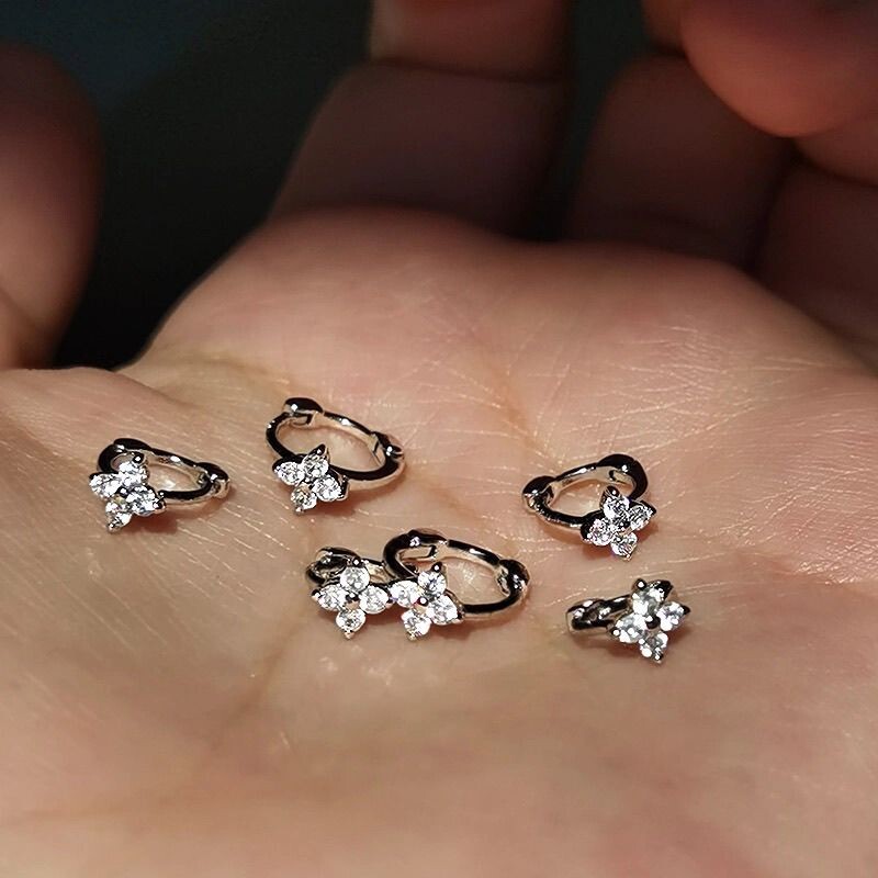 超闪微镶四叶草耳环925银针养耳洞耳钉耳骨钉边缘耳圈小耳扣耳饰