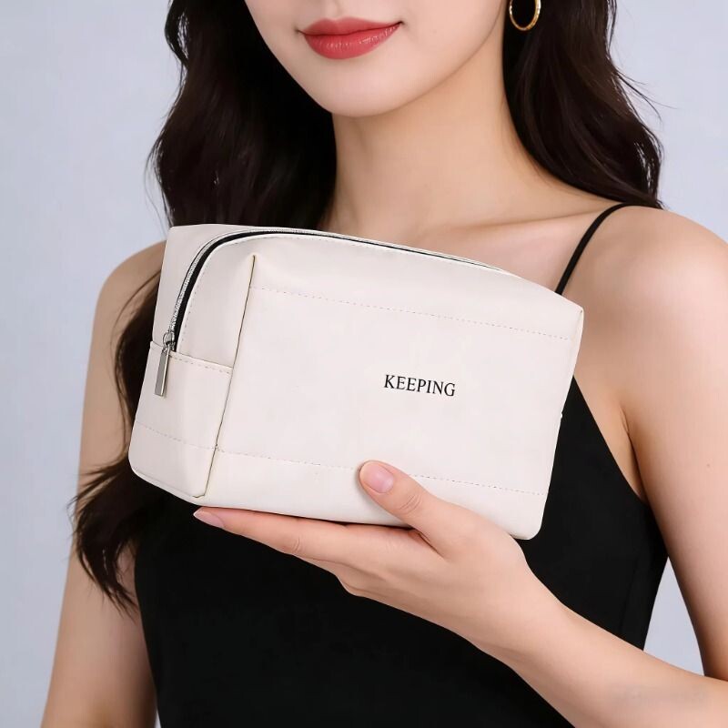 简约轻奢高级感女便携小号手拿化妆包高颜值旅行洗漱化妆品收纳包