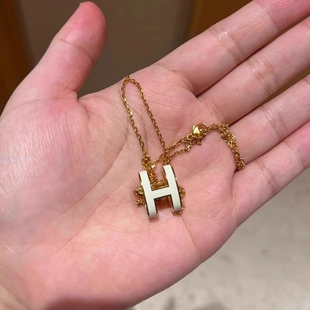 H项链女锁骨链小众设计感小众轻奢款珐Q琅吊坠玫瑰金H字母黄金