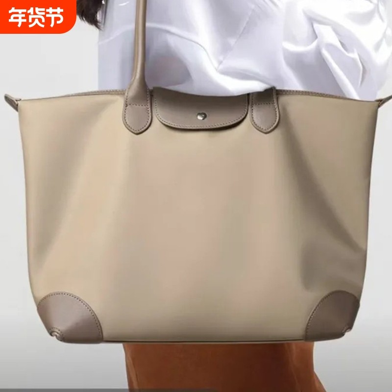 动漫卡通包包女2026新款高级感出街托特包女包通勤大容量单肩大包