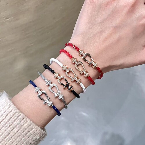 费雷德马蹄扣镶钻精钢丝手链18k 金轻奢情侣款手绳大号男女本命年
