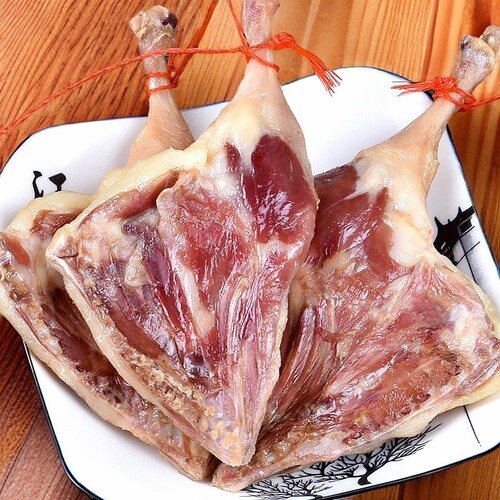 腊鸭腿江西特产风干咸鸭腿