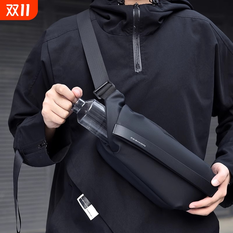 男士斜挎包防水时尚潮流胸包背包