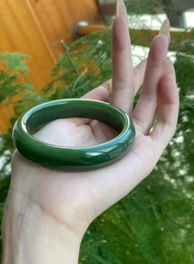 爆款仿新疆和田玉碧玉手镯同款式女款扁条宽老料菠菜绿冰底镯子