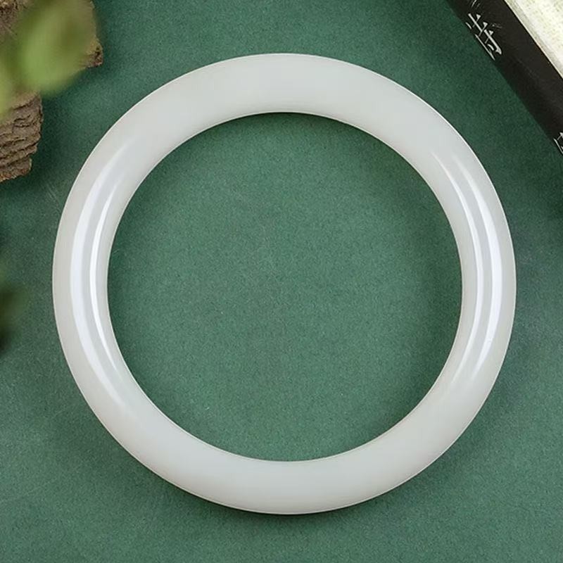 爆款仿和田玉手镯女款少女年轻款青海晴水扁条白玉镯冰种贵妃镯子