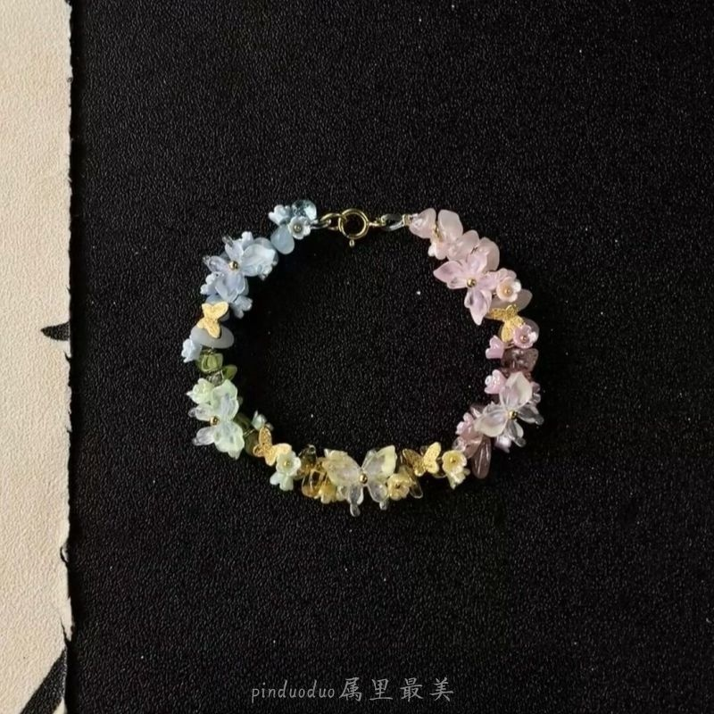 敲显白!夏日彩虹繁花蝴蝶手链2025新款手工编织简约百搭设计手饰