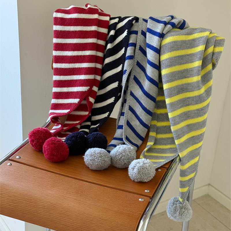 港风复古针织条纹毛球外披三角围巾女秋冬保暖装饰披肩围脖红白