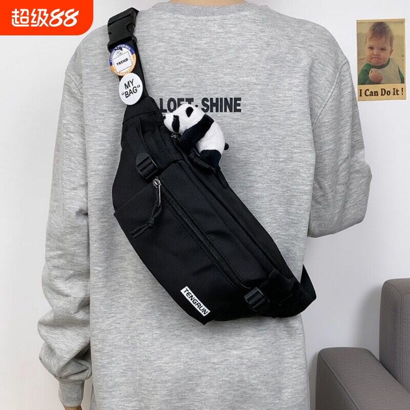 男生斜挎包小包潮摩托车骑行挎包男款背包休闲运动胸包肩包单肩