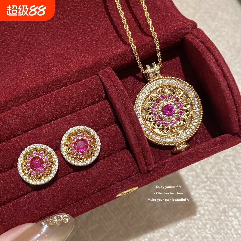 重工玫瑰花窗爆火的满钻宝石窗黄金色罗盘圆牌吊坠项链新中式镀金