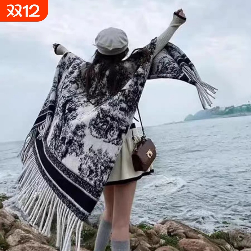 2024韩版百搭羊绒花纹围巾秋冬季新款女水墨画高级感黑白斗篷披肩