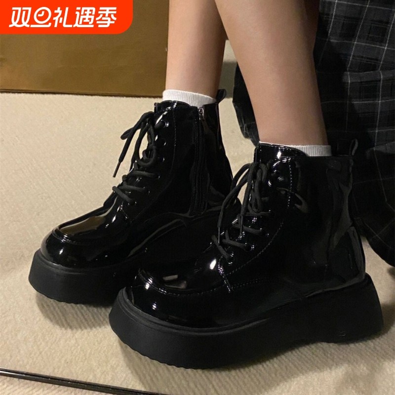赵露思复古百搭厚底马丁靴女2025秋冬新款英伦风大头短靴漆皮女靴