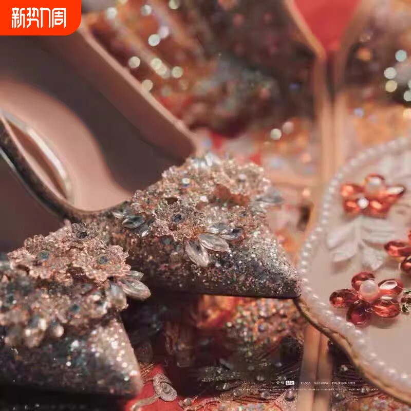 主纱婚鞋秀禾婚纱两穿新娘鞋女2025新款金色水晶高跟鞋不累脚婚礼