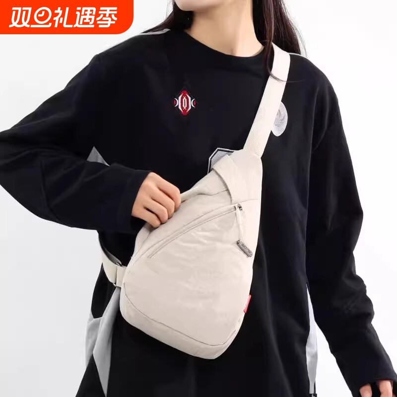 胸包女单肩包百搭男手机斜挎包2025新款胸前包小背包轻便休闲防水