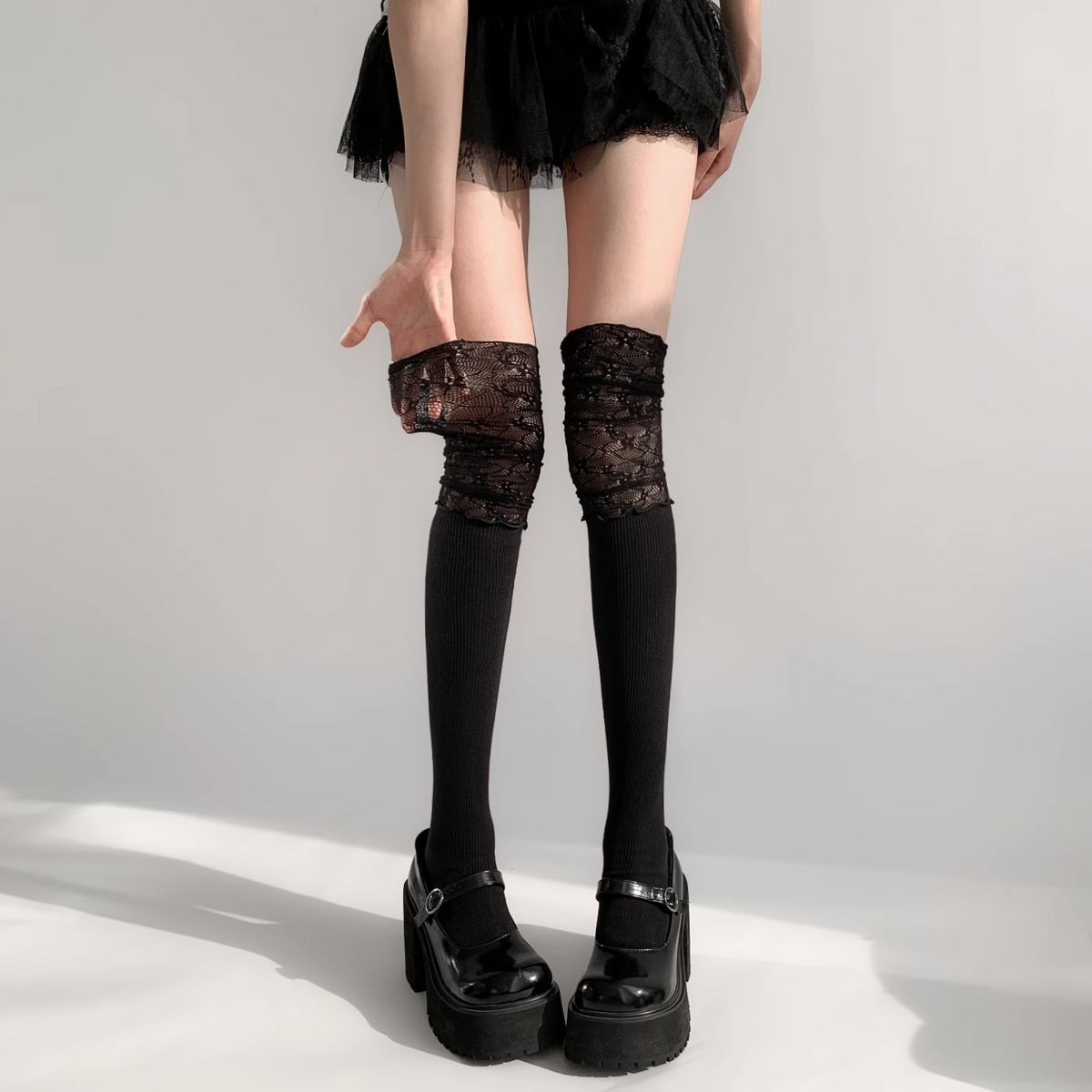长筒袜子配靴子百搭女春秋蕾丝拼接花边袜洛丽塔黑色jk过膝堆堆袜