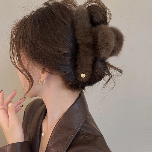高级感大号头发抓夹女2025新款秋冬毛绒鲨鱼夹后脑勺发夹夹子头饰