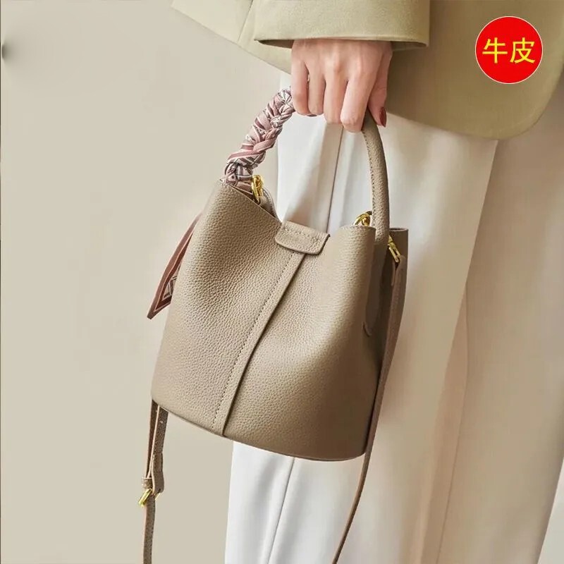 真皮水桶包女2026新款大容量牛皮斜挎包单肩百搭女士手提包大象灰