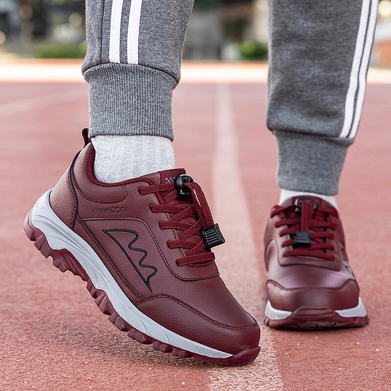 老人健步鞋秋冬新款皮面防水防滑软底女妈妈鞋中老年爸爸运动鞋