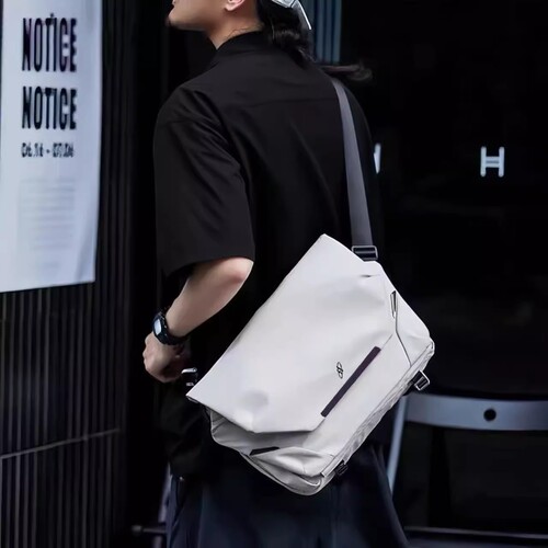 阿波罗磁吸扣机能挎包男单肩包