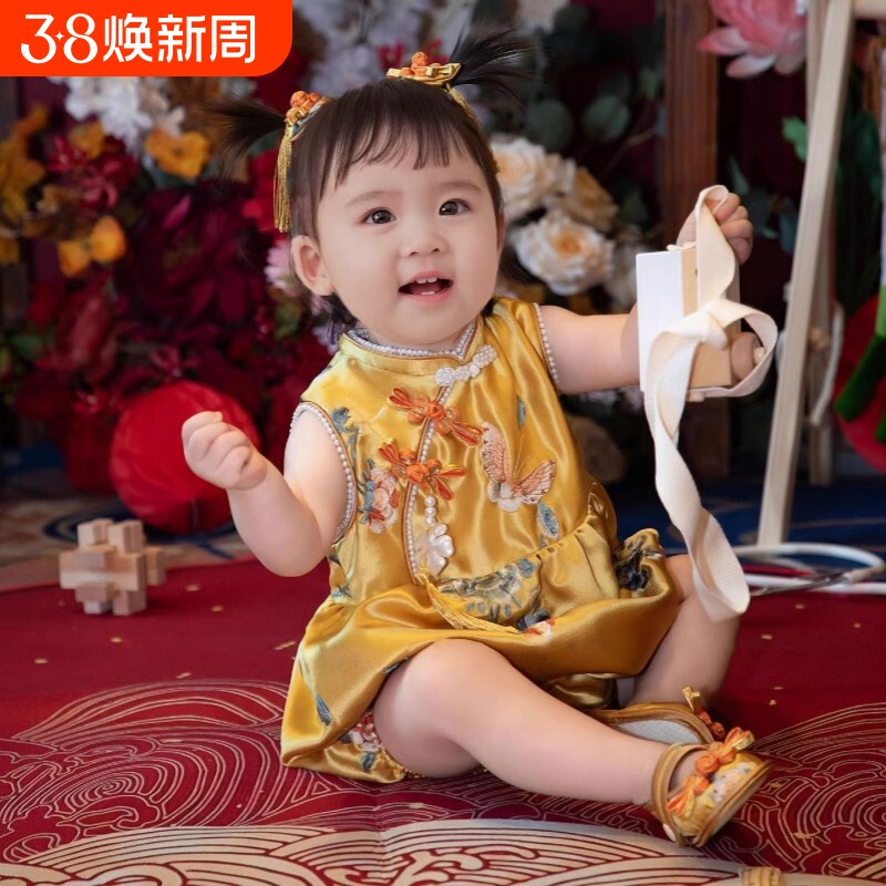 周岁女宝礼服中式旗袍金色百天宝宝连体抓周宴冠衣春夏季高端唐装