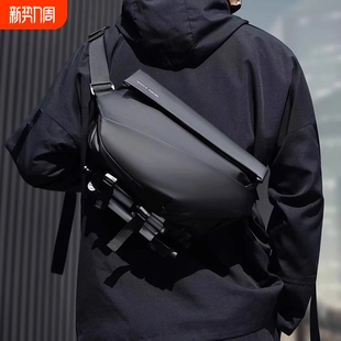 男士 邮差包骑行包机车背包运动男生单肩包潮 斜挎包通勤包胸包男款