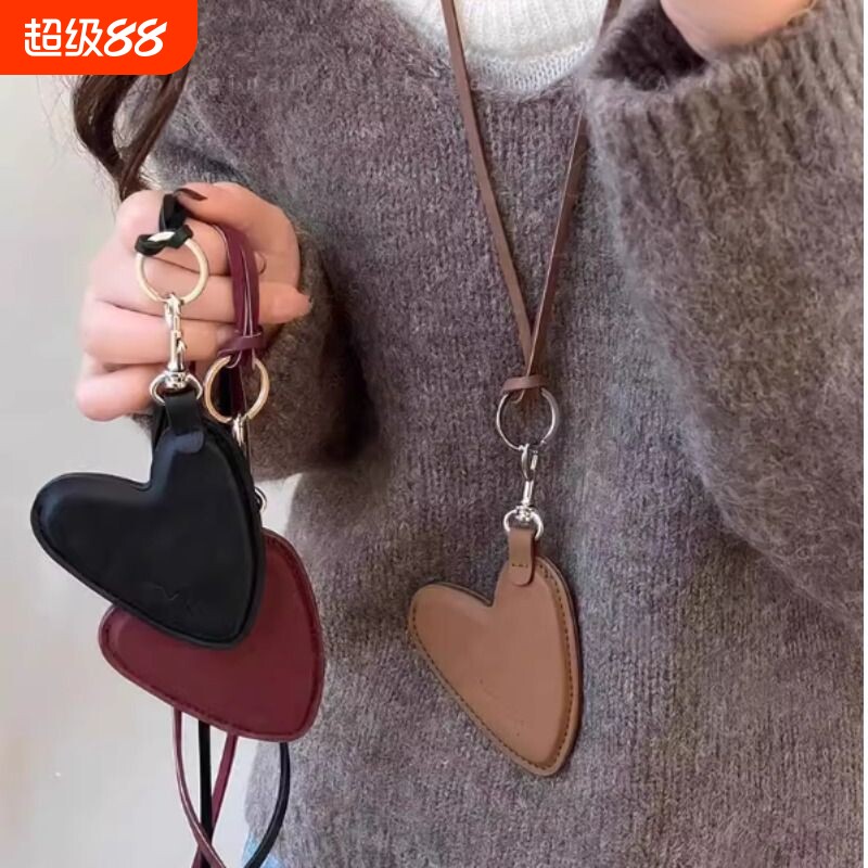 皮质爱心挂绳小包项链女款韩系可爱秋冬挂脖毛衣链零钱包挂件配饰图片