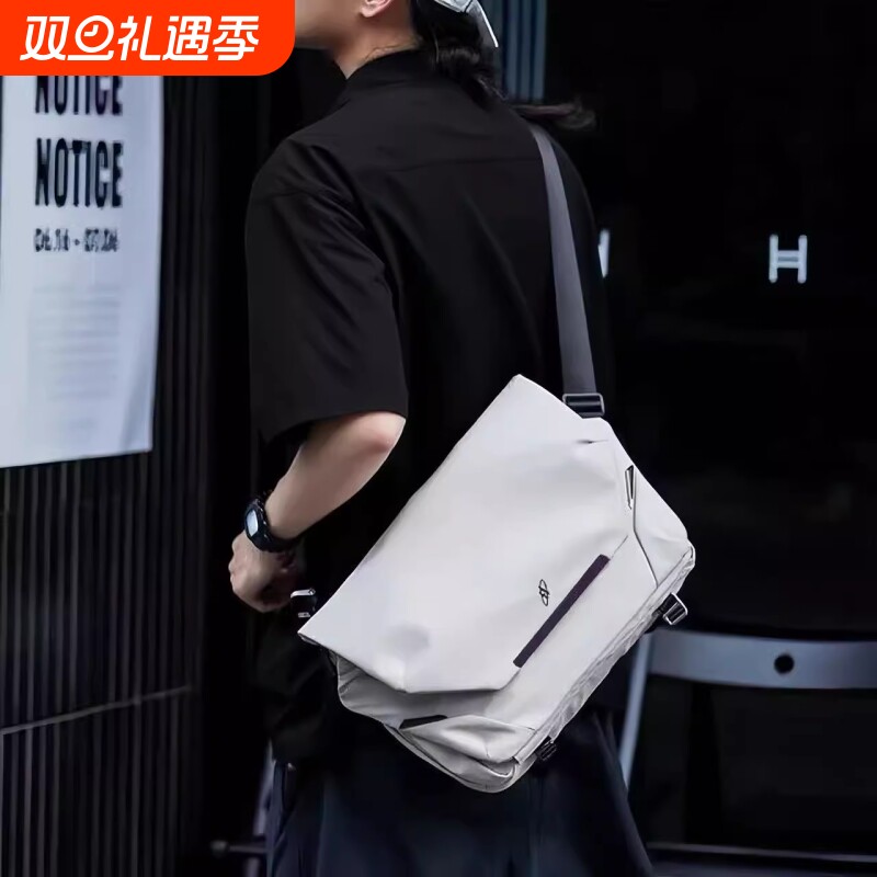 阿波罗磁吸扣机能挎包男士单肩包小众男包工装运动斜挎新款大容量