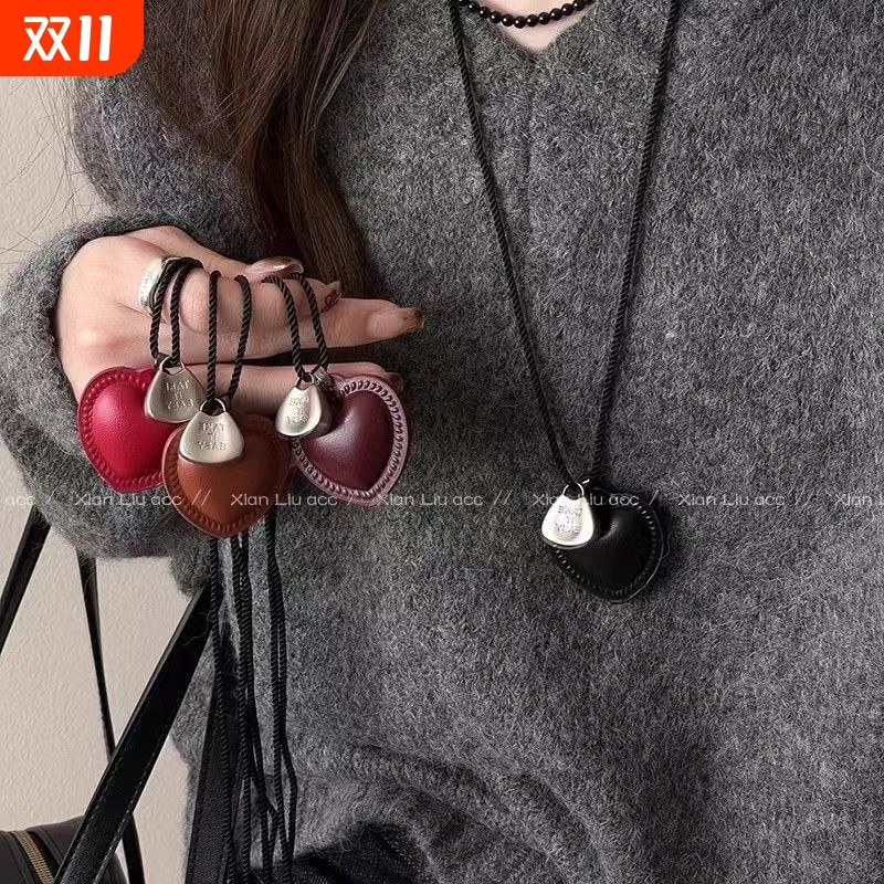 时尚博主fever同款皮质爱心项链网红小众高级感秋冬毛衣链配饰女