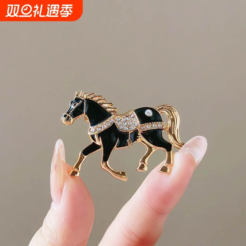 高级感生肖马胸针气质轻奢复古动物胸花衣饰服饰配件小众别针配饰