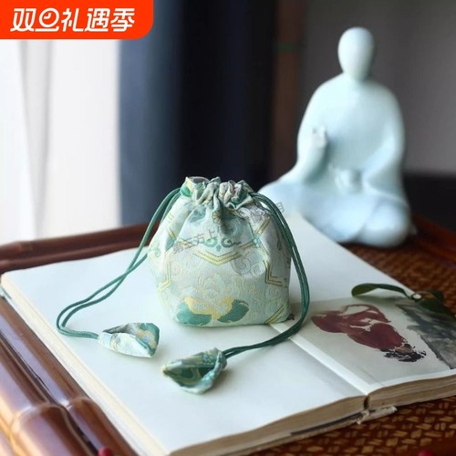 中式加厚布艺便携收纳包四方织锦抽绳款刺绣首饰珠串布袋文玩锦囊