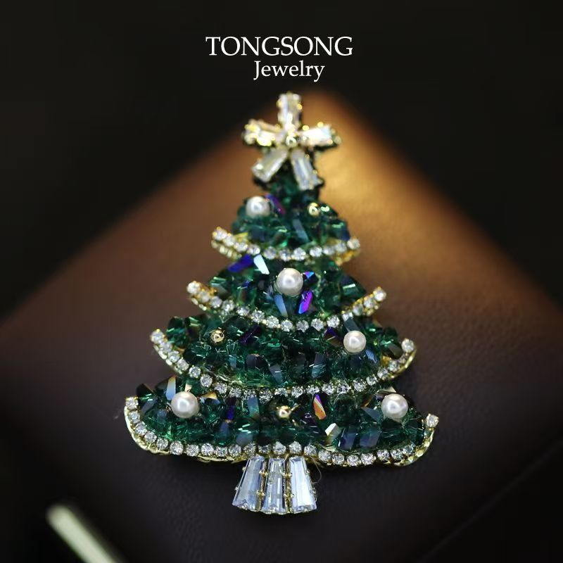 圣诞节礼物胸针绿色碎颗粒圣诞树胸针别针奢华高档创意胸花配饰品