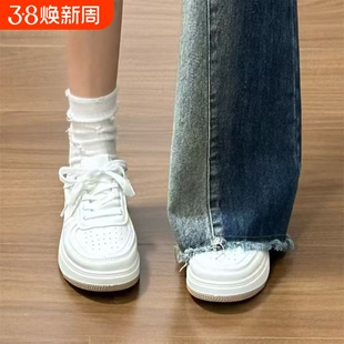 小白鞋女款2026春季新款爆款厚底板鞋软底不累脚小众百搭休闲鞋子