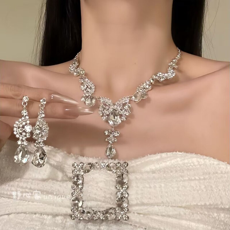 水滴流苏项链耳环套装女轻奢小众高级锁骨链时尚气质脖子配饰银色