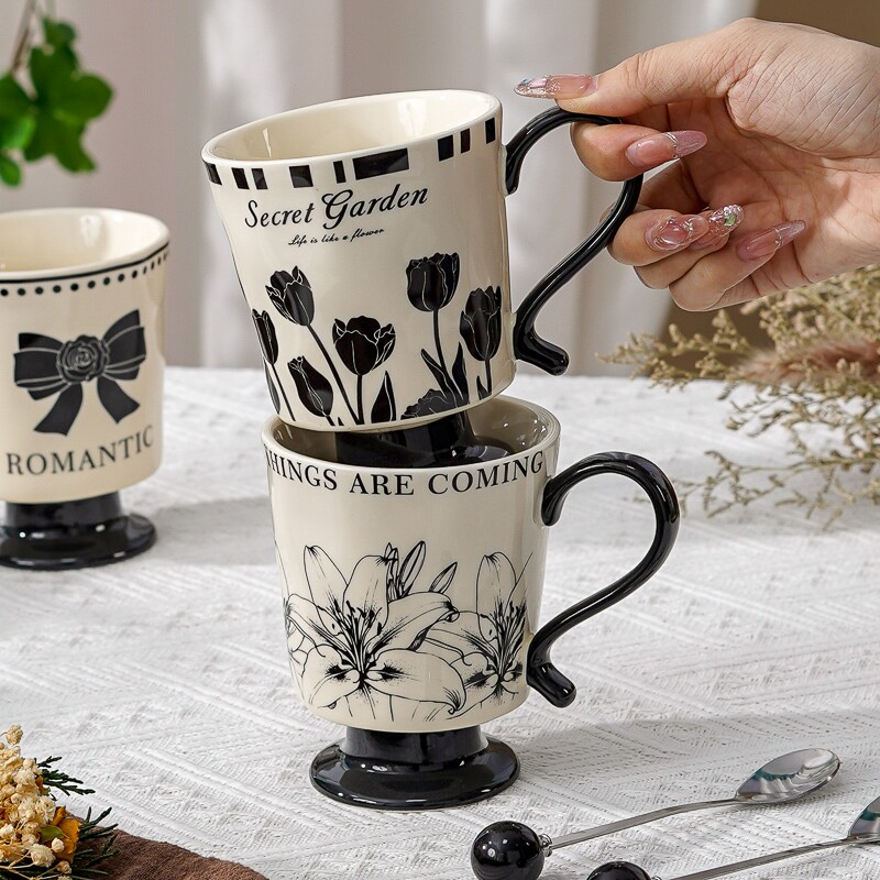 高脚马克杯女生陶瓷带勺咖啡杯高颜值商用礼品复古小众设计感家用